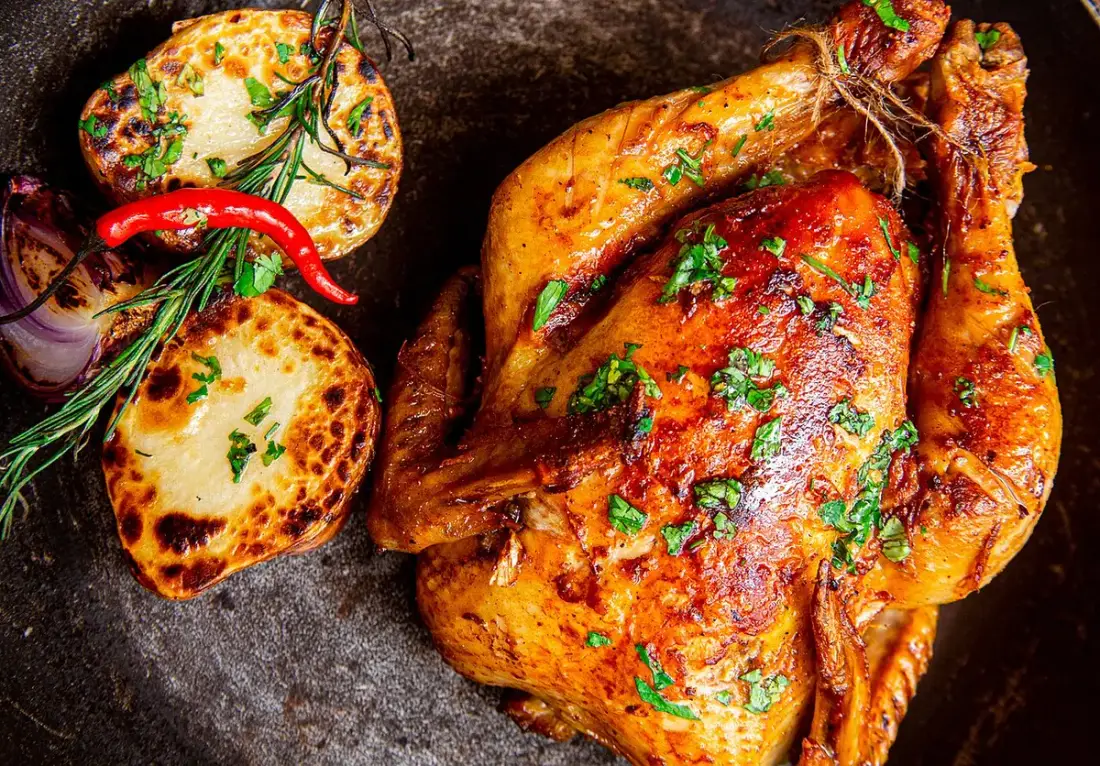 Pollo entero dorado a la brasa